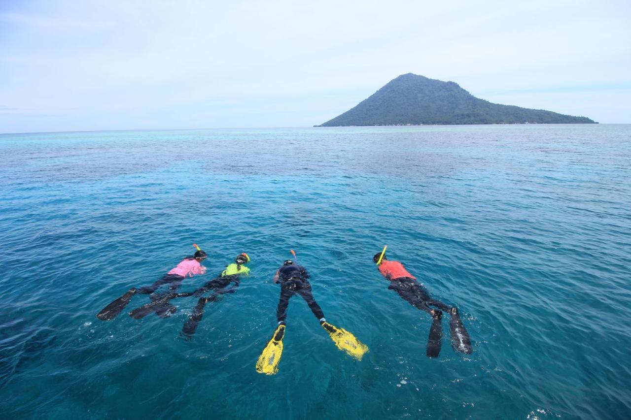 Murex Dive Resort Manado Exterior photo