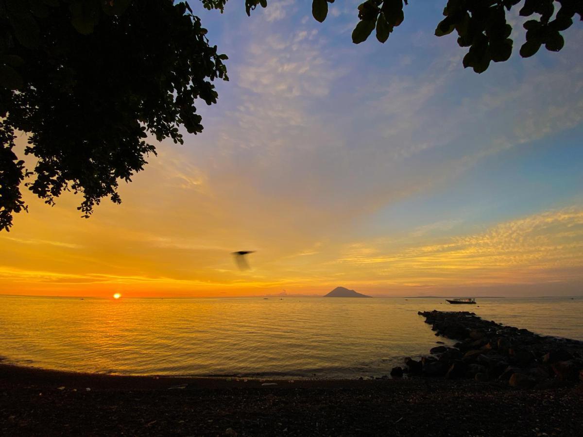 Murex Dive Resort Manado Exterior photo