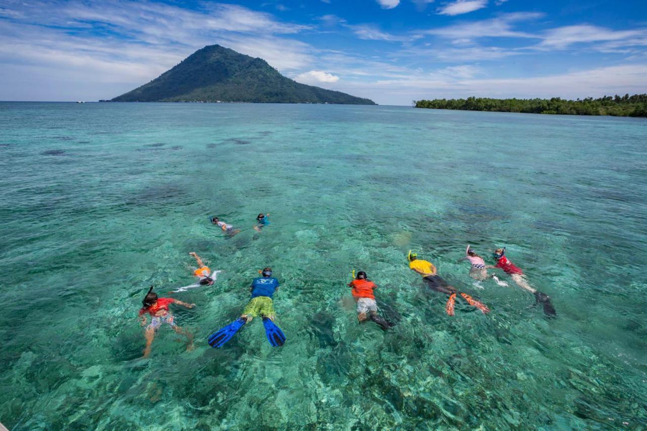 Murex Dive Resort Manado Exterior photo